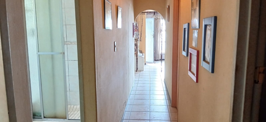 4 Bedroom Property for Sale in Strandfontein Village Western Cape